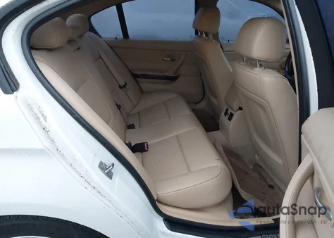 2011 BMW 328I xDrive z USA, uszkodzony, nr VIN WBAPK5C55BA658243